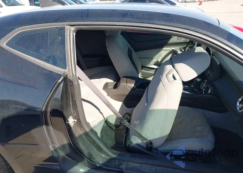 2016 Chevrolet Camaro 1Lt z USA, uszkodzony, nr VIN 1G1FB1RS5G0184630